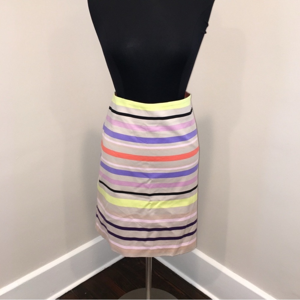 Lord & Taylor Yellow and Purple Knee-Length Pencil Skirt 🌼